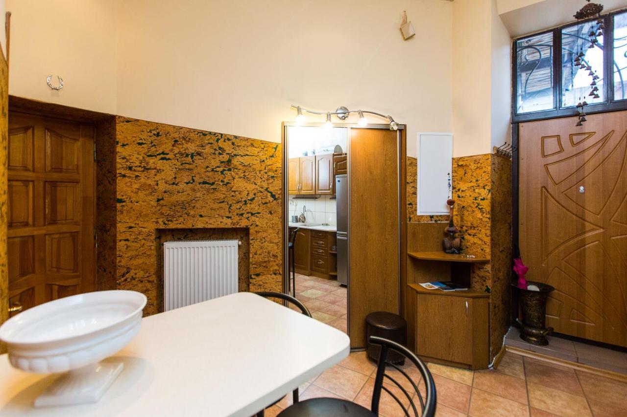 Apartment In The City Centre Lviv Dış mekan fotoğraf
