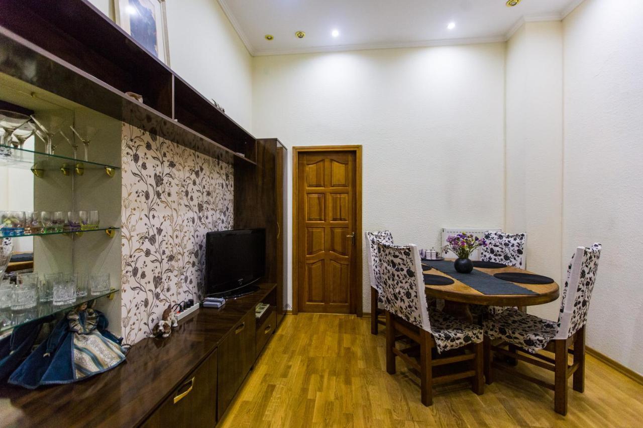 Apartment In The City Centre Lviv Dış mekan fotoğraf